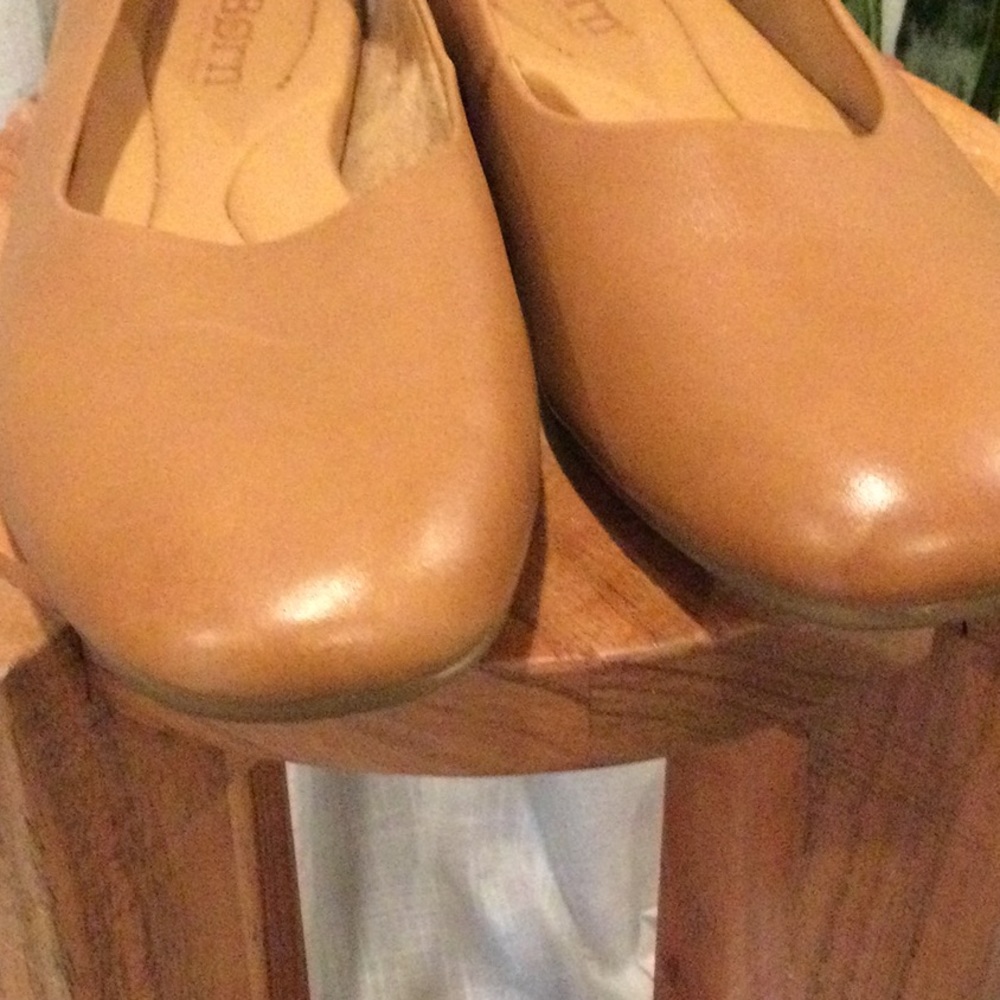 Born Tan Leather Flats - Picture 3 of 8